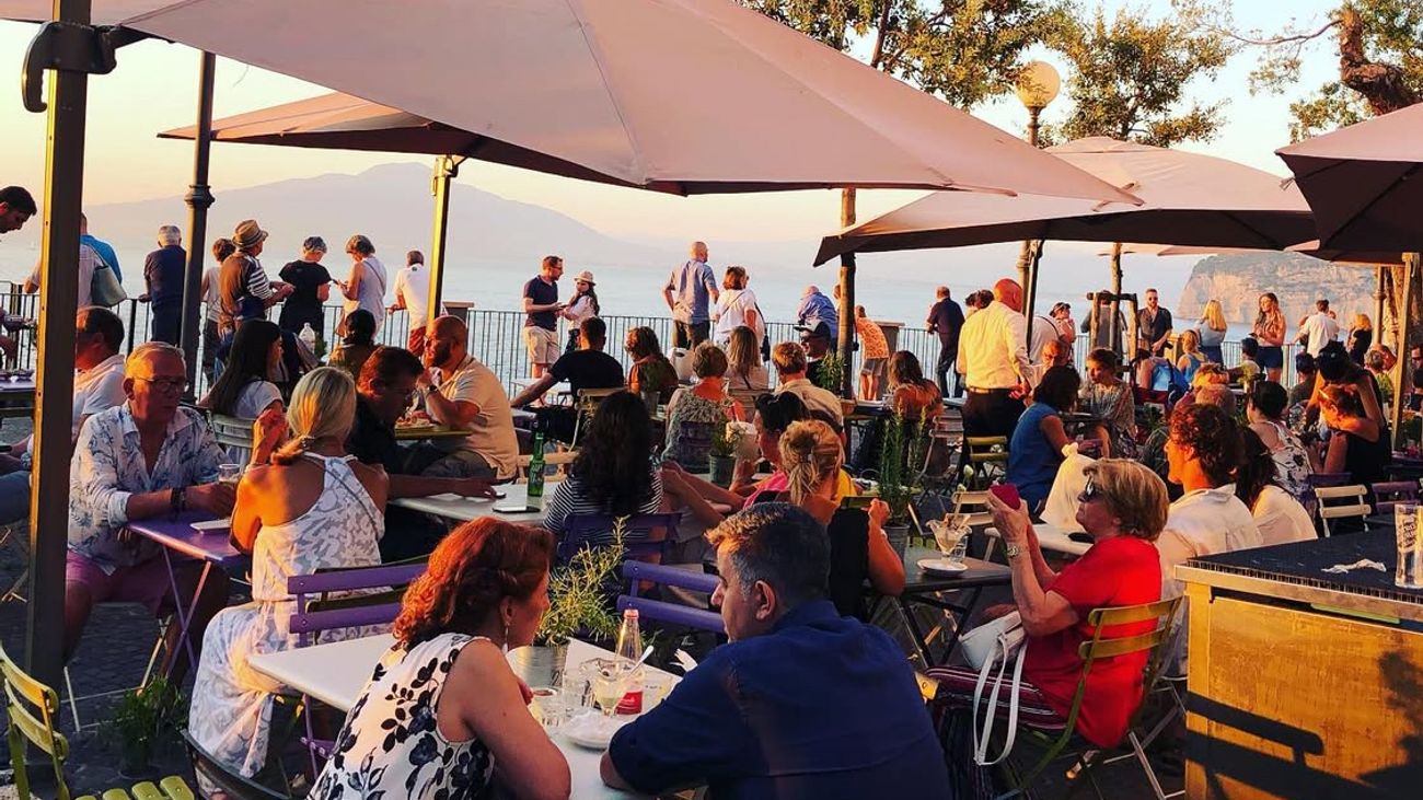 La Villa Restaurant & Bar